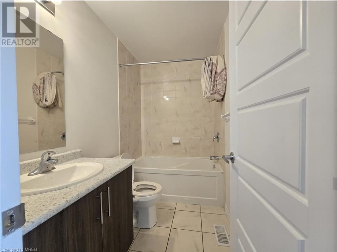 Looking For Male tenant